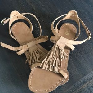 Like new fringed sandals